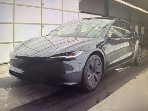 Used 2025 Tesla Model 3 Long Range image 3