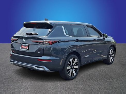 Used 2025 Mitsubishi Outlander SE AWD/4WD image 4