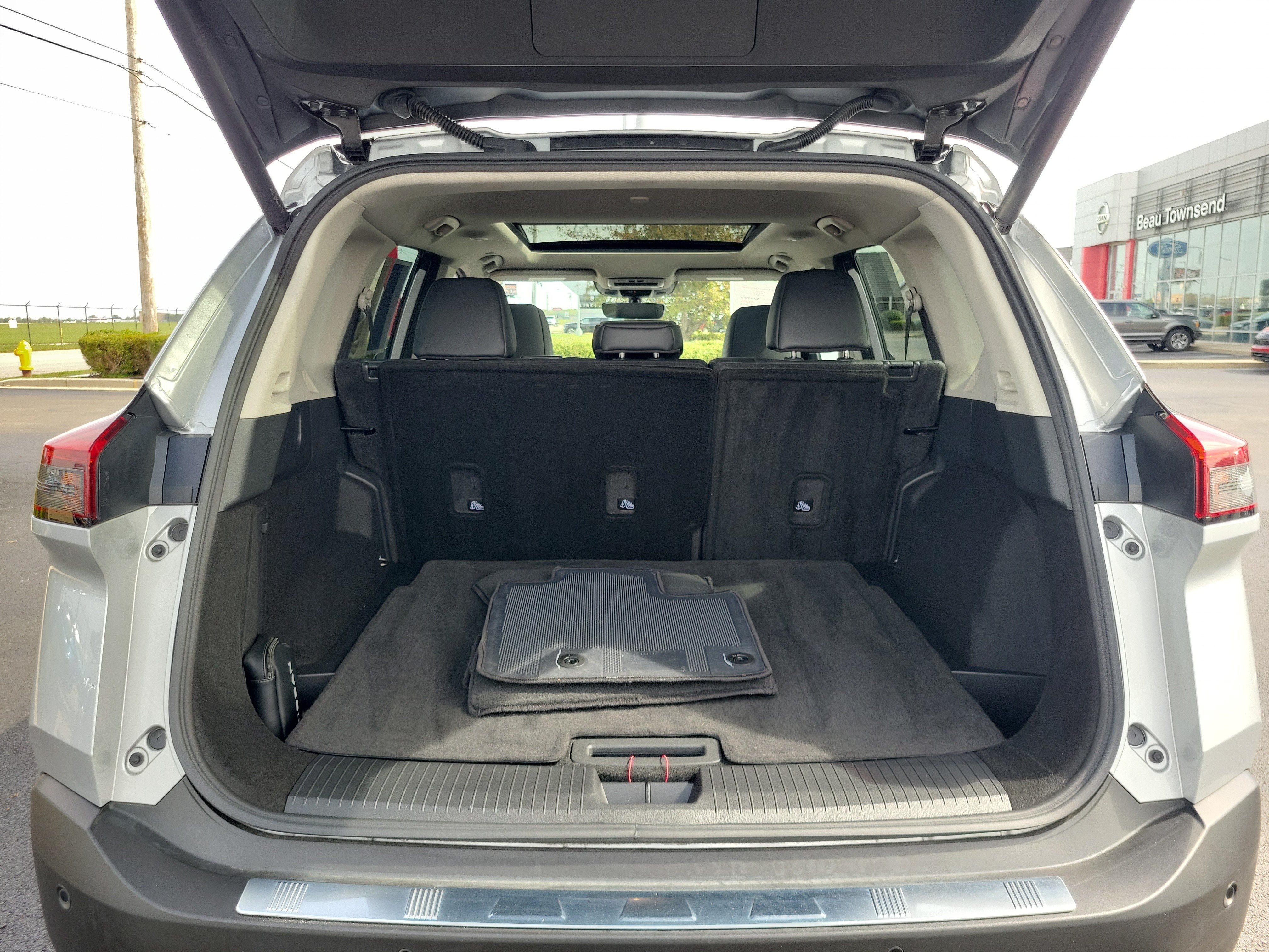 Used 2023 Nissan Rogue SV w/ SV Premium B Package AWD/4WD image 8