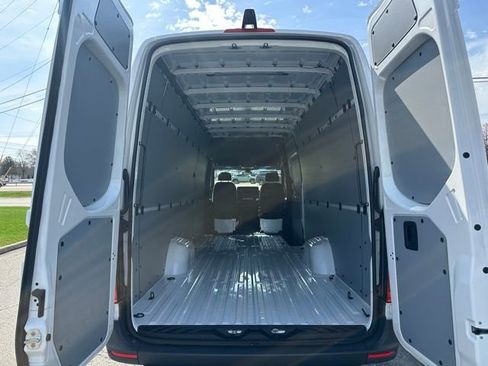 Used 2026 Mercedes-Benz Sprinter 2500 image 33