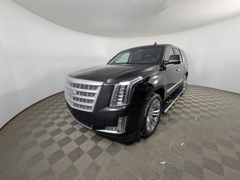 Used 2017 Cadillac Escalade Premium Luxury image 32