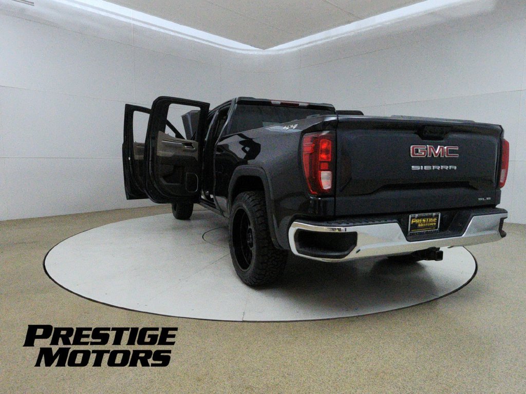Used 2023 GMC Sierra 1500 SLE w/ Enhanced Capability Package AWD/4WD image 11