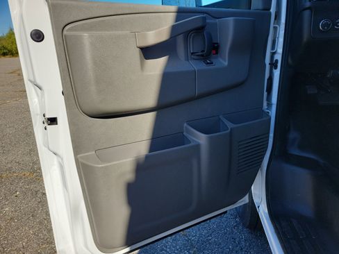New 2025 GMC Savana 3500 w/ Power Convenience Package image 17