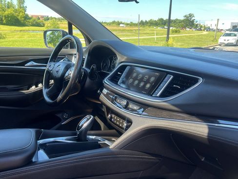 Used 2019 Buick Enclave Avenir w/ Avenir Technology Package AWD/4WD image 28