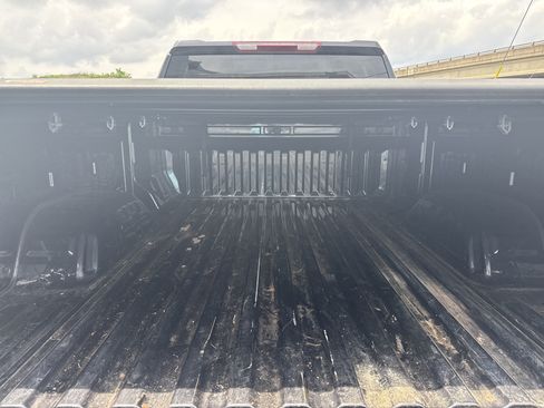 Used 2023 GMC Sierra 1500 Elevation AWD/4WD image 5