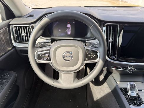 Used 2024 Volvo V60 B5 Cross Country Ultimate image 24