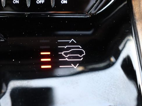 Used 2023 Jeep Grand Wagoneer L Series II image 60