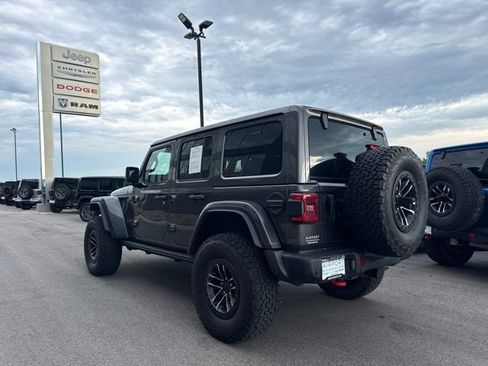 Used 2025 Jeep Wrangler Unlimited Rubicon AWD/4WD image 6