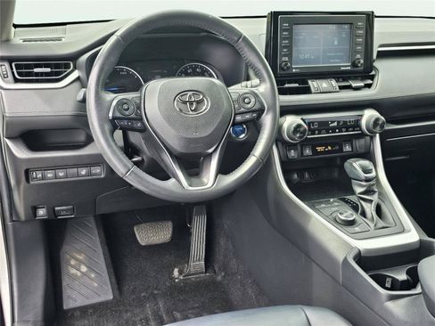 Used 2021 Toyota RAV4 XLE Premium AWD/4WD image 36