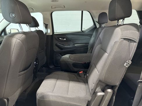 Used 2021 Chevrolet Traverse LT image 15