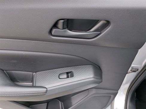 Used 2024 Nissan Altima 2.5 SV image 23