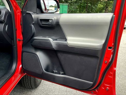 Certified 2020 Toyota Tacoma SR image 20