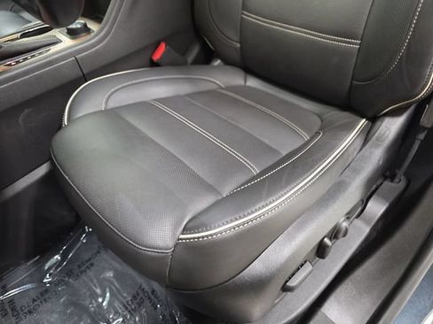 Used 2019 GMC Acadia Denali w/ Technology Package AWD/4WD image 27