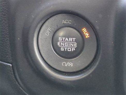 Used 2021 Jeep Gladiator Sport image 32