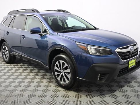 Used 2022 Subaru Outback Premium image 5