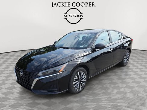 Used 2025 Nissan Altima 2.5 SV AWD/4WD image 1