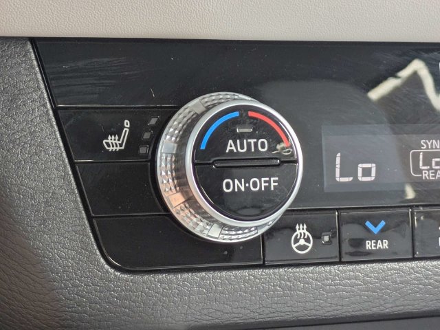 Used 2024 Mitsubishi Outlander SEL FWD image 24