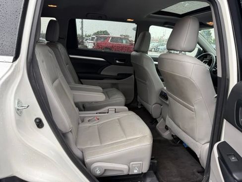 Used 2015 Toyota Highlander XLE AWD/4WD image 13