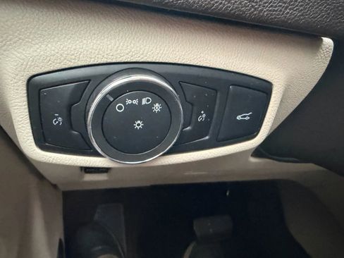 Used 2017 Lincoln MKC Premiere image 19