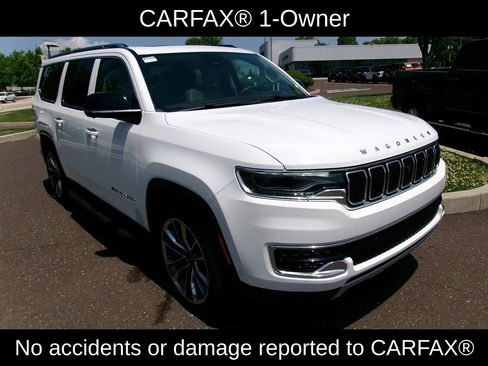 Certified 2024 Jeep Wagoneer L Series II w/ Convenience Group I AWD/4WD image 2
