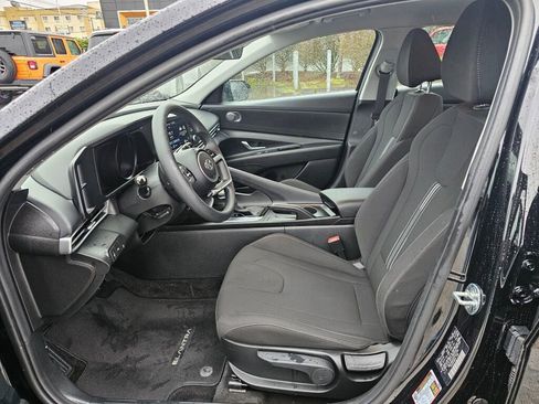 Used 2023 Hyundai Elantra SEL image 18