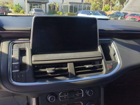 Used 2023 Chevrolet Suburban Z71 w/ Luxury Package image 26