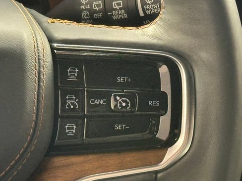 Used 2022 Jeep Grand Wagoneer Series II w/ Premium Group II AWD/4WD image 33