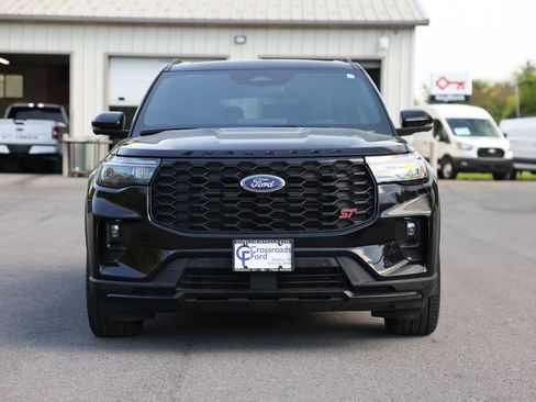 Used 2025 Ford Explorer ST w/ Sun And Sound Package AWD/4WD image 2