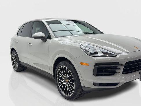 Used 2023 Porsche Cayenne AWD/4WD image 2