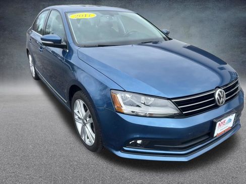 Used 2017 Volkswagen Jetta SEL FWD image 3