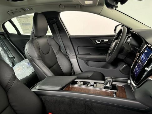 New 2024 Volvo S60 B5 Plus w/ Climate Package image 5