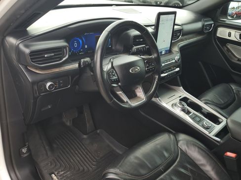 Used 2020 Ford Explorer Platinum w/ Premium Technology Package image 23