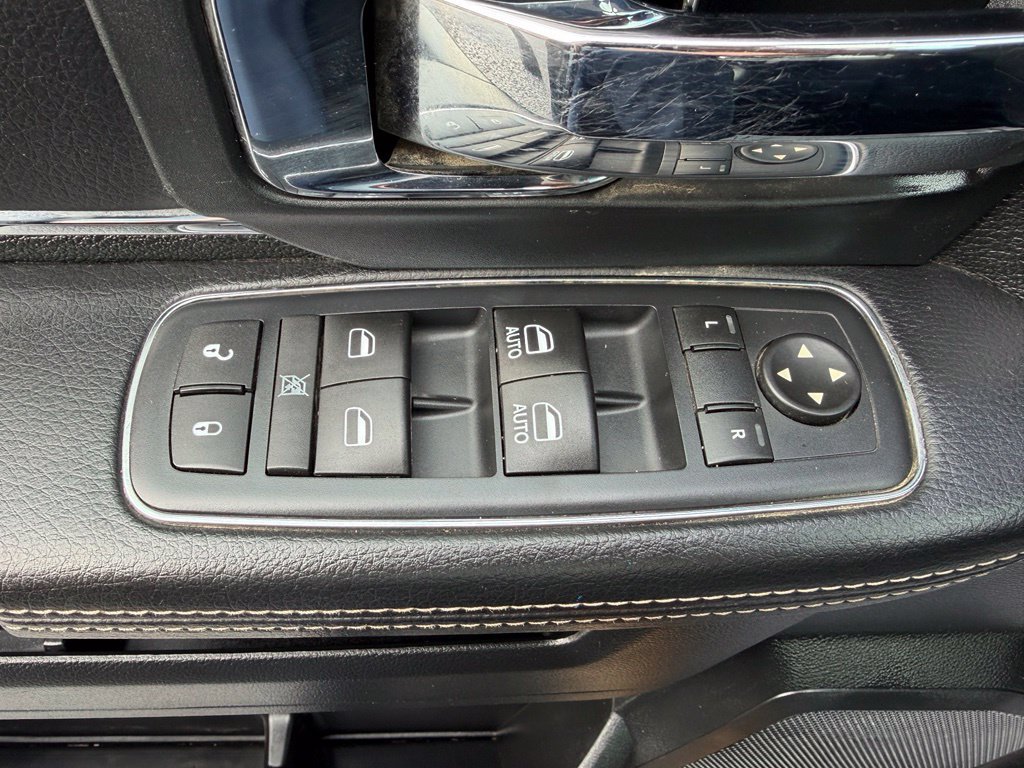 Used 2016 RAM 1500 Laramie AWD/4WD image 13