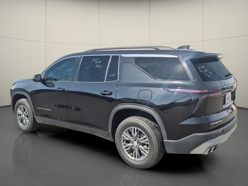 Used 2025 Chevrolet Traverse LT FWD image 5
