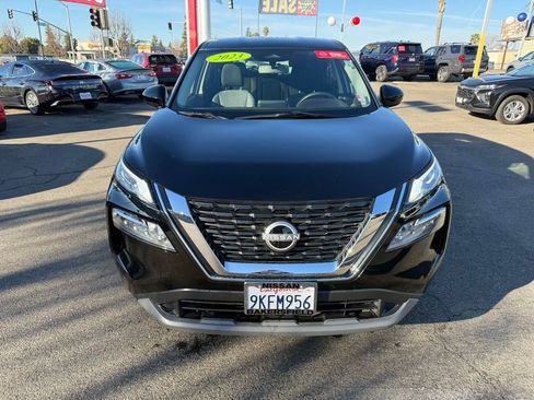 Certified 2023 Nissan Rogue SV image 2