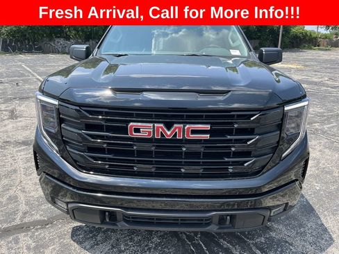 Used 2024 GMC Sierra 1500 Elevation AWD/4WD image 2