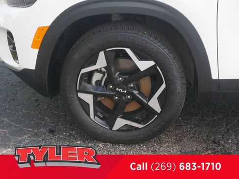 Used 2025 Kia Seltos S AWD/4WD image 41