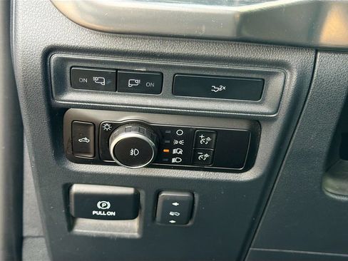 Used 2023 Ford F150 Lariat AWD/4WD image 32