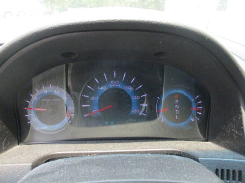 Used 2010 Ford Fusion SE FWD image 27