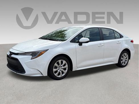 Used 2024 Toyota Corolla LE FWD image 1
