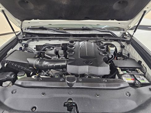 Used 2016 Toyota 4Runner Limited image 41