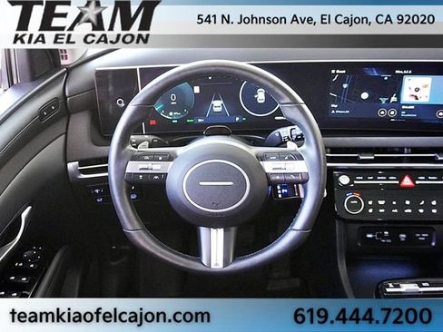 Used 2025 Hyundai Tucson Limited AWD/4WD image 21