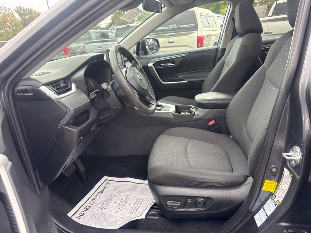 Used 2020 Toyota RAV4 XLE w/ Convenience Package AWD/4WD image 24