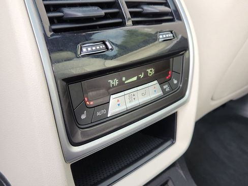 Used 2022 BMW X7 M50i w/ Dynamic Handling Package image 12