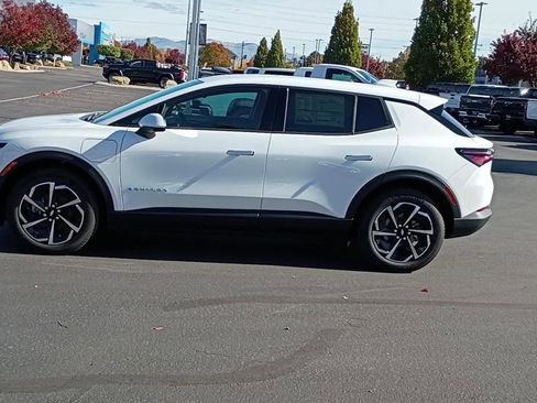 New 2026 Chevrolet Equinox EV LT image 5