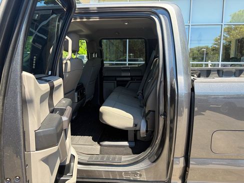 Used 2019 Ford F250 XLT w/ XLT Premium Package AWD/4WD image 37