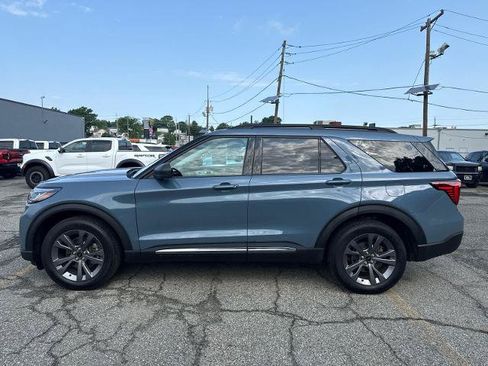 Certified 2025 Ford Explorer Active w/ Active Comfort Package AWD/4WD image 3