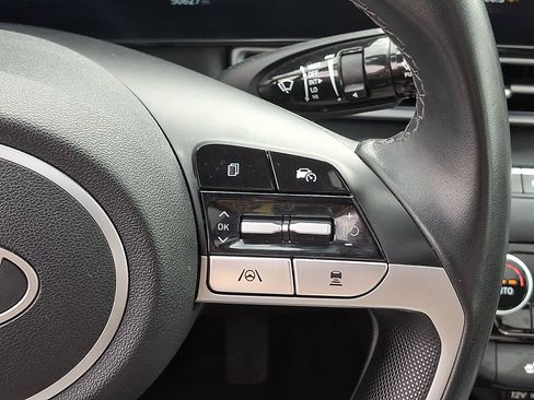 Used 2024 Hyundai Elantra Limited FWD image 23