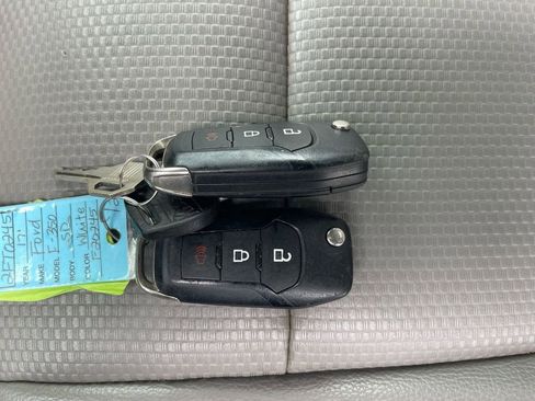 Used 2017 Ford F350 XL w/ Power Equipment Group image 27