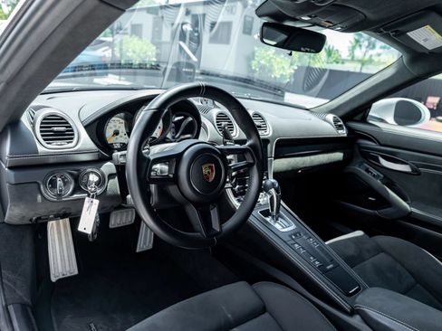 Used 2022 Porsche 718 Cayman GT4 RWD image 15